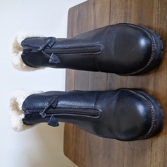 Cole Haan Black Leather Shearling Lined Winter Ankle Boots Zip Front Sz 8.5B - Picture 4 of 17